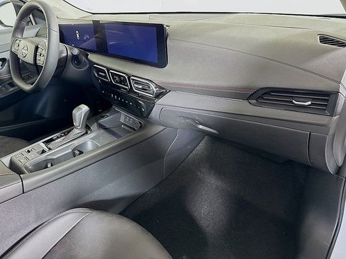 New 2026 Nissan Sentra SR w/ SR Premium Package FWD image 29