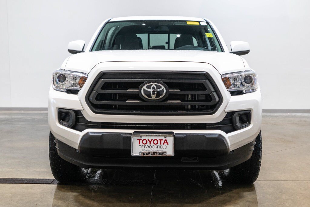 Used 2023 Toyota Tacoma SR AWD/4WD image 2