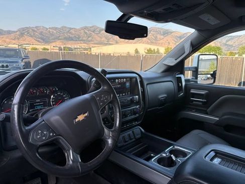 Used 2017 Chevrolet Silverado 1500 LTZ Z71 w/ LTZ Plus Package AWD/4WD image 8