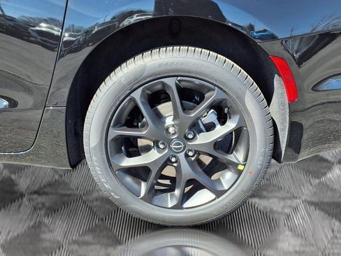 New 2026 Chrysler Pacifica Select AWD/4WD image 21