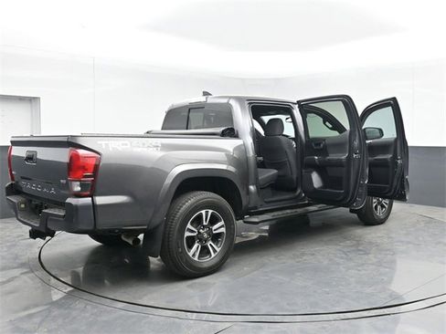 Used 2019 Toyota Tacoma TRD Sport image 50