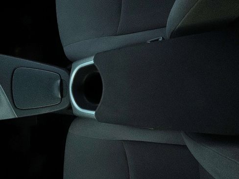 Used 2015 Toyota Prius Three image 38