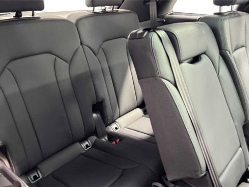 Used 2020 Audi Q7 3.0T Premium Plus w/ Premium Plus Package image 16