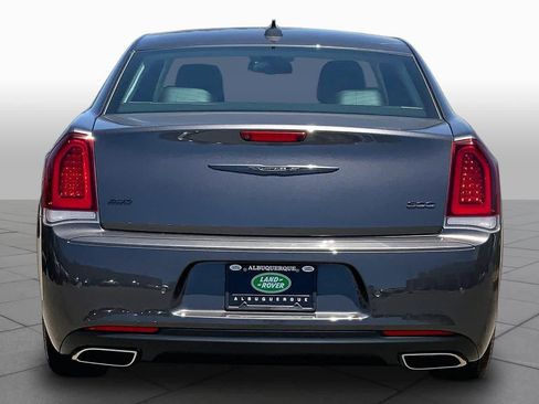 Used 2022 Chrysler 300 Touring L w/ Popular Equipment Group AWD/4WD image 5