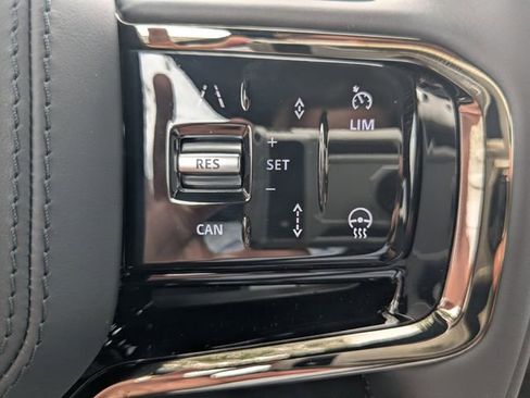 New 2026 Land Rover Range Rover Velar Dynamic SE AWD/4WD image 26