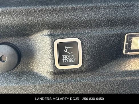 Used 2024 Jeep Grand Cherokee L Limited w/ Luxury Tech Group II image 19