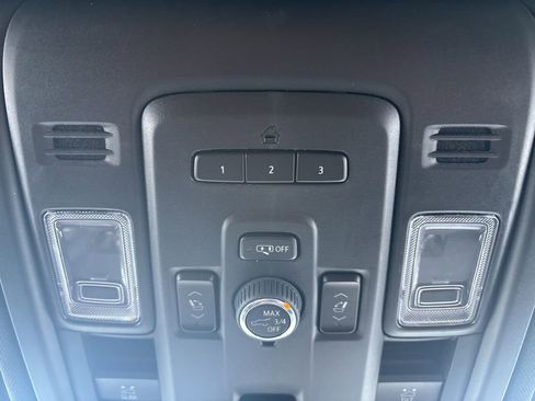 Used 2024 Chevrolet Suburban RST image 33