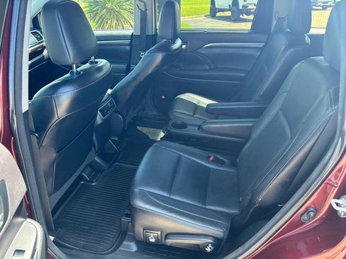 Used 2016 Toyota Highlander Limited FWD image 14