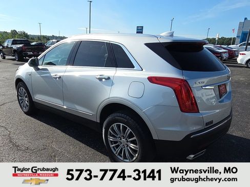 Used 2018 Cadillac XT5 Luxury w/ Driver Awareness Package FWD image 6