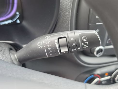 Certified 2025 Kia Soul LX w/ LX Technology Package FWD image 20