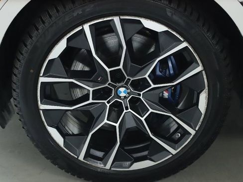 Certified 2024 BMW X7 xDrive40i w/ M Sport Package image 38