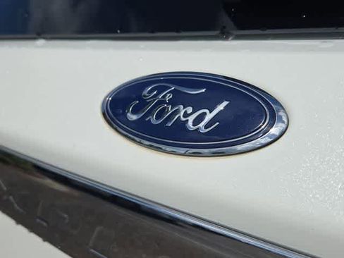 Used 2021 Ford Explorer Limited RWD image 12