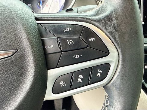 Used 2021 Chrysler Pacifica Touring-L w/ Premium & Safety Sphere Group FWD image 38