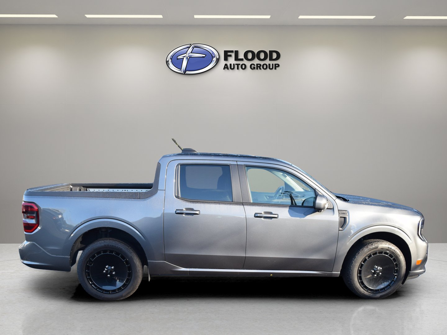 Used 2025 Ford Maverick Lobo AWD/4WD image 3