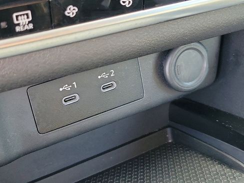 Used 2025 Nissan Rogue SV AWD/4WD image 29