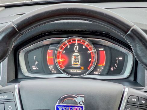 Used 2018 Volvo S60 T5 Inscription image 40