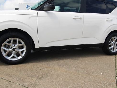 Used 2025 Kia Soul S FWD image 10