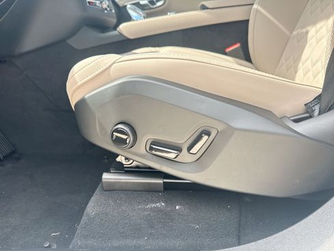 New 2026 Volvo XC90 T8 Plus w/ Protection Package Premier AWD/4WD image 14