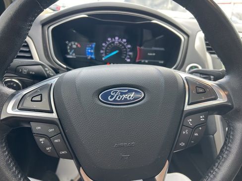 Used 2020 Ford Fusion SEL image 11