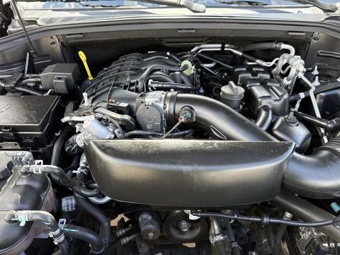 Used 2022 Dodge Durango GT image 38