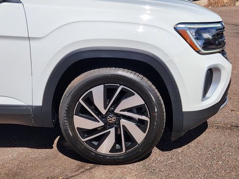 Used 2024 Volkswagen Atlas SE AWD/4WD image 29