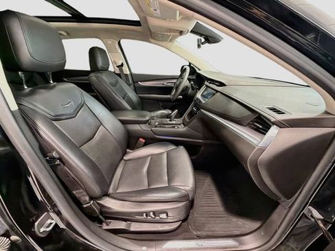 Used 2017 Cadillac XT5 Premium Luxury w/ LPO, Wheel Lock Package FWD image 24