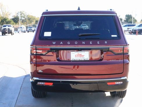 New 2025 Jeep Wagoneer Base w/ Premium Group I image 24