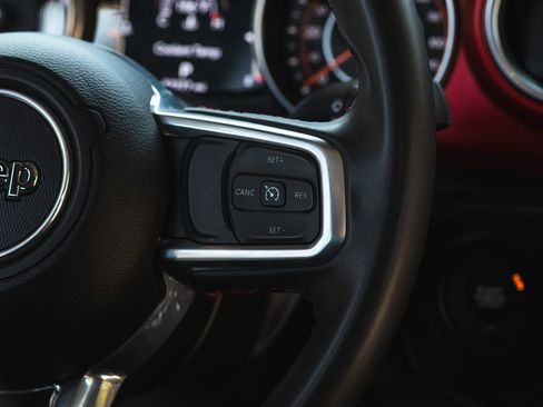 Used 2023 Jeep Gladiator Rubicon image 36