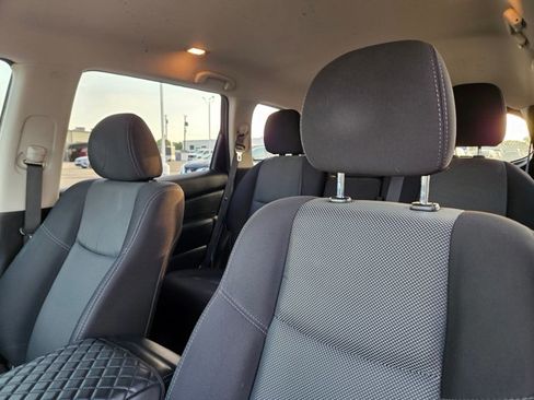 Used 2019 Nissan Pathfinder S image 9