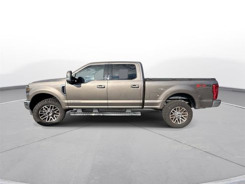 Used 2019 Ford F250 Lariat w/ Lariat Ultimate Package image 9