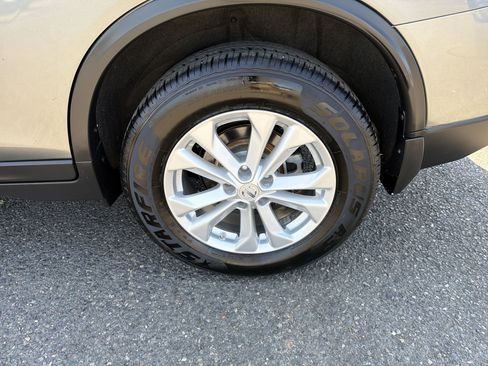 Used 2014 Nissan Rogue SV AWD/4WD image 27