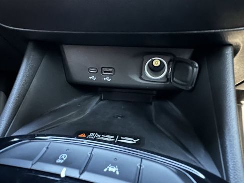 Used 2024 Buick Envista Sport Touring w/ Convenience I Package image 31