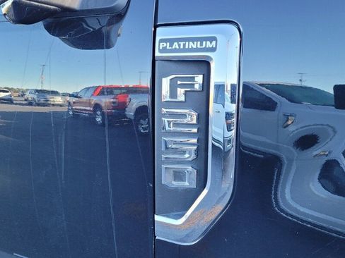 Used 2019 Ford F250 Platinum w/ Platinum Ultimate Package image 16