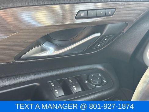 Used 2024 GMC Terrain Denali AWD/4WD image 30