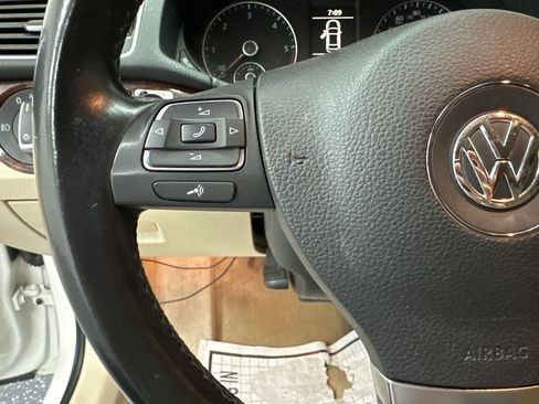 Used 2013 Volkswagen Passat TDI SEL Premium image 12