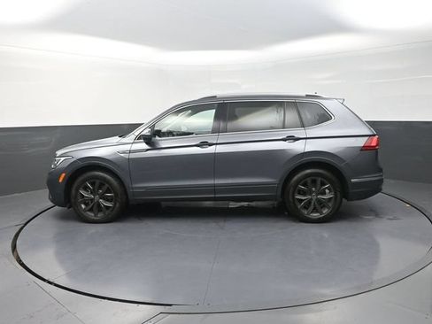 Used 2024 Volkswagen Tiguan SE AWD/4WD image 4