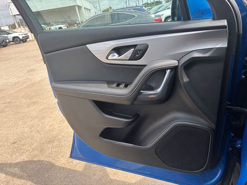 Used 2025 Chevrolet Blazer LT image 18
