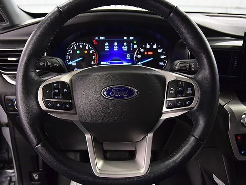 Used 2022 Ford Explorer XLT w/ Equipment Group 202A image 23