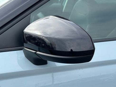New 2026 Volkswagen Taos SE AWD/4WD image 12