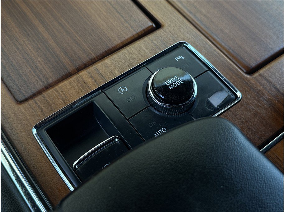 Used 2019 Lincoln Navigator L Select RWD image 19