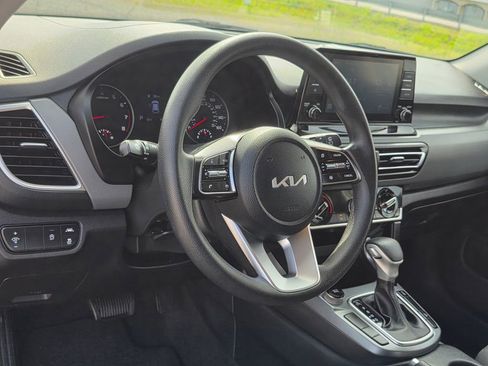 Used 2022 Kia Seltos LX AWD/4WD image 11