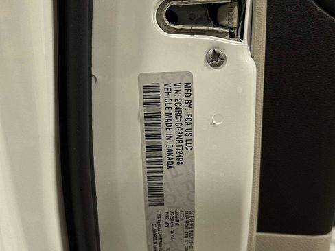 Used 2022 Chrysler Voyager LX FWD image 14