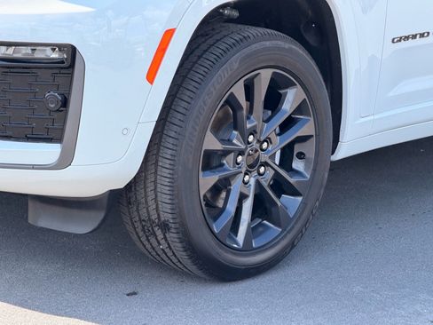 New 2026 Jeep Grand Cherokee Limited AWD/4WD image 23