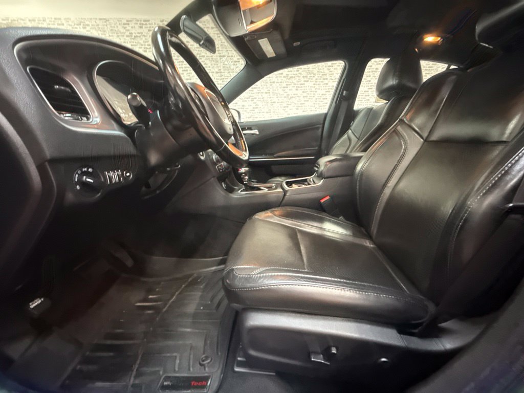 Used 2019 Dodge Charger SXT w/ Leather Interior Group RWD image 24