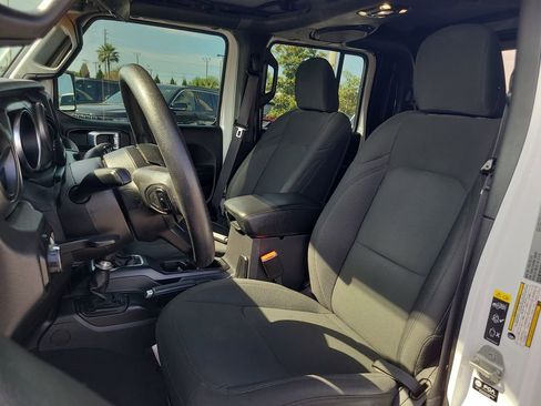 Certified 2022 Jeep Gladiator Sport image 16