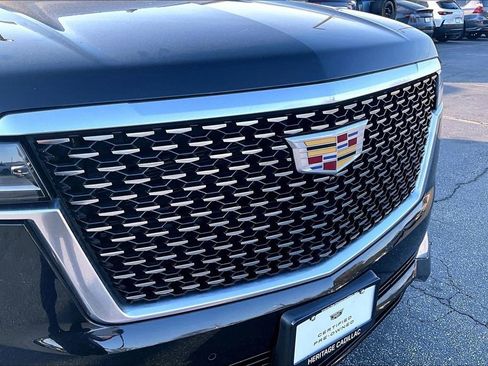 Used 2021 Cadillac Escalade ESV Premium Luxury w/ Driver Assist Tech Package image 34