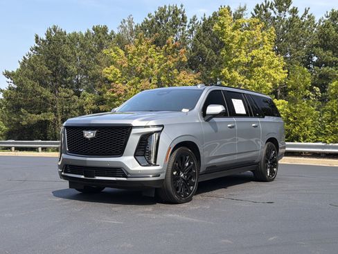 Used 2025 Cadillac Escalade ESV Sport Platinum w/ LPO, ONYX Package AWD/4WD image 15