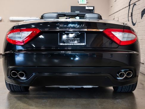 Used 2014 Maserati GranTurismo Convertible image 11