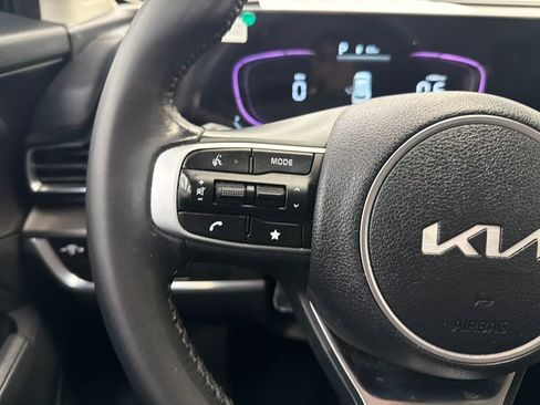 Used 2025 Kia Sportage EX image 22