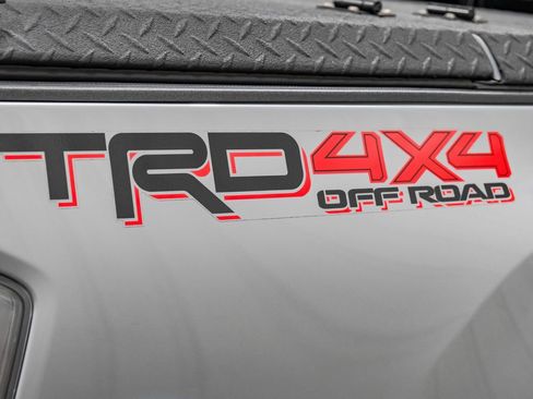 Used 2020 Toyota Tacoma TRD Off-Road w/ Advanced Technology Package image 51